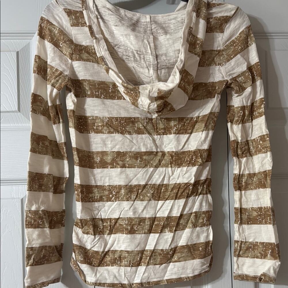 Justice Brown and White Long Sleeve Tee with Peace Signwith Hood Size 14 - Picture 3 of 3